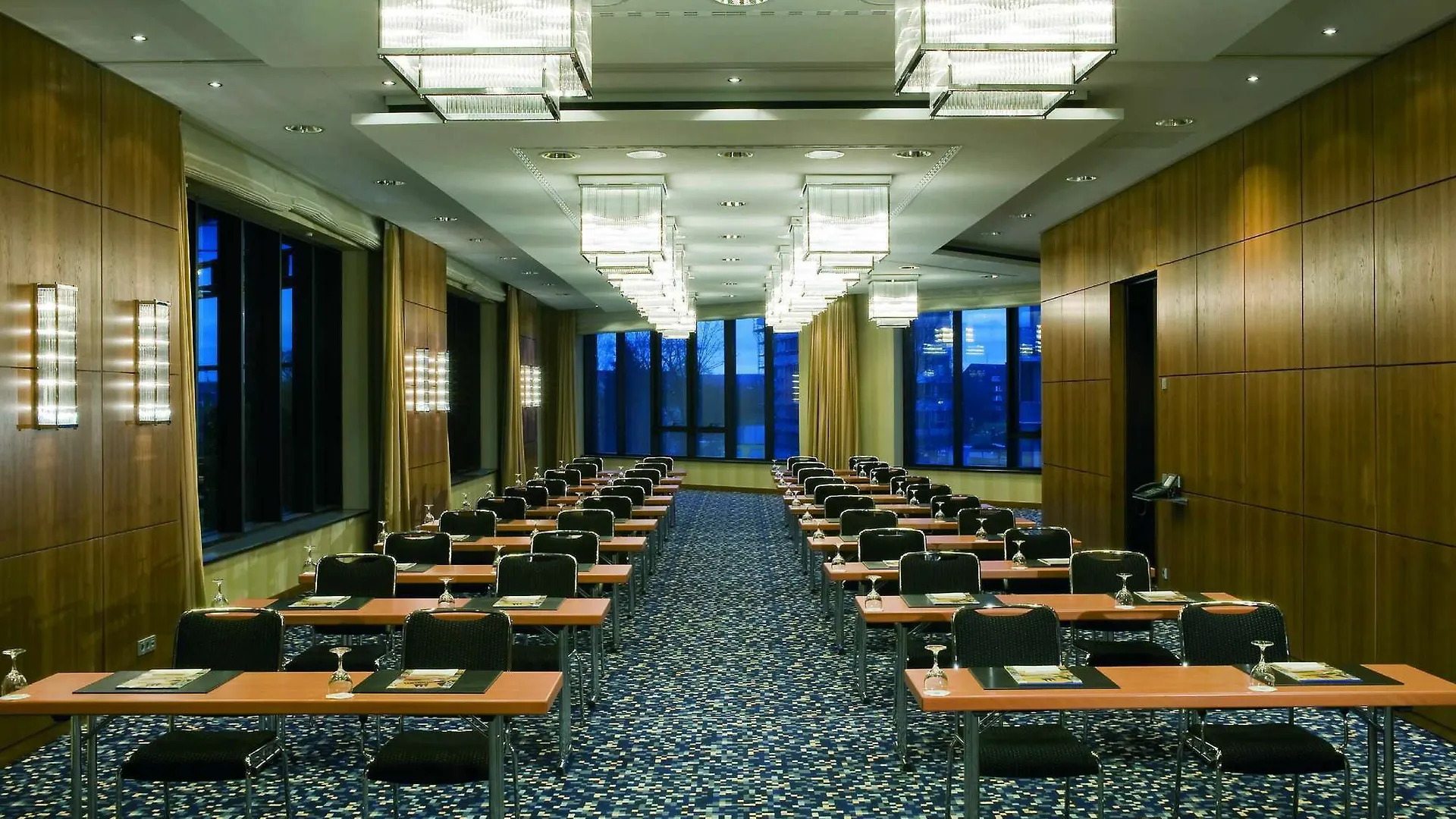 Maritim Hotel Düsseldorf 4*,